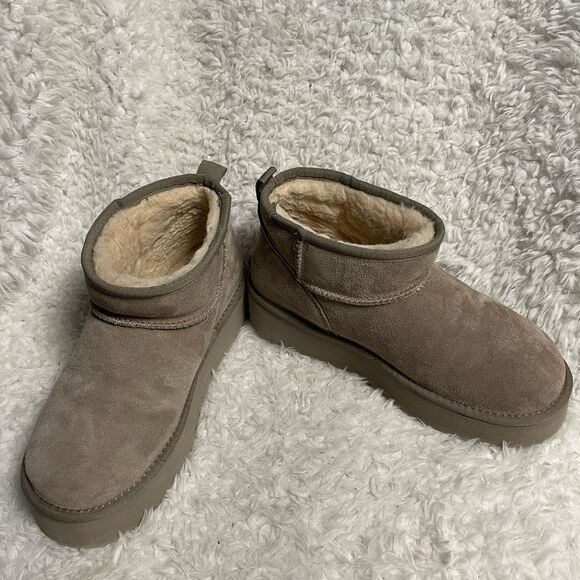 BEARPAW
WOMENS RETRO SHORTY LEATHER SUEDE TAUPE PLATFORM FUR BOOT SZ10 - Picture 4 of 16